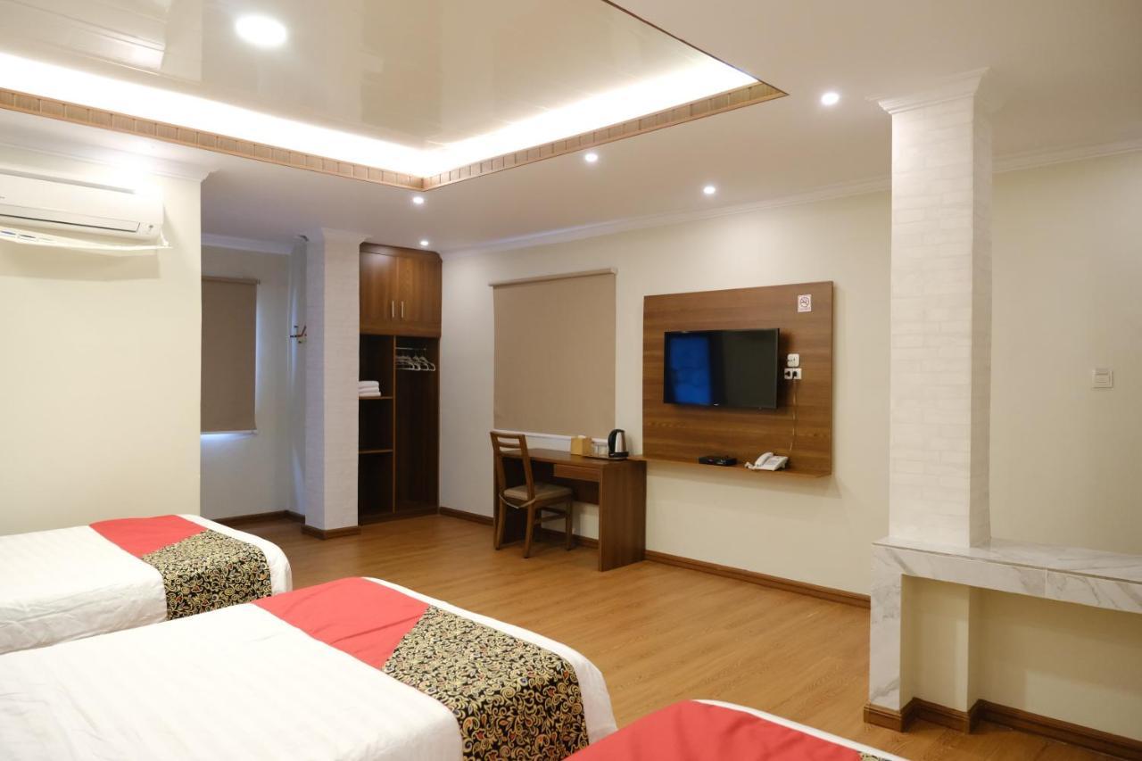 Joyful Hotel Tanjung Pandan Εξωτερικό φωτογραφία