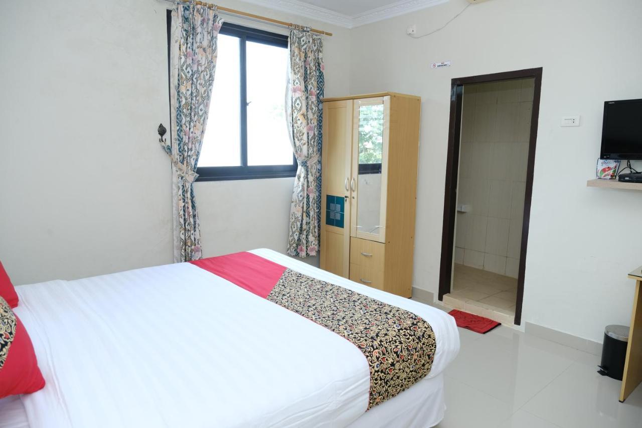 Joyful Hotel Tanjung Pandan Εξωτερικό φωτογραφία