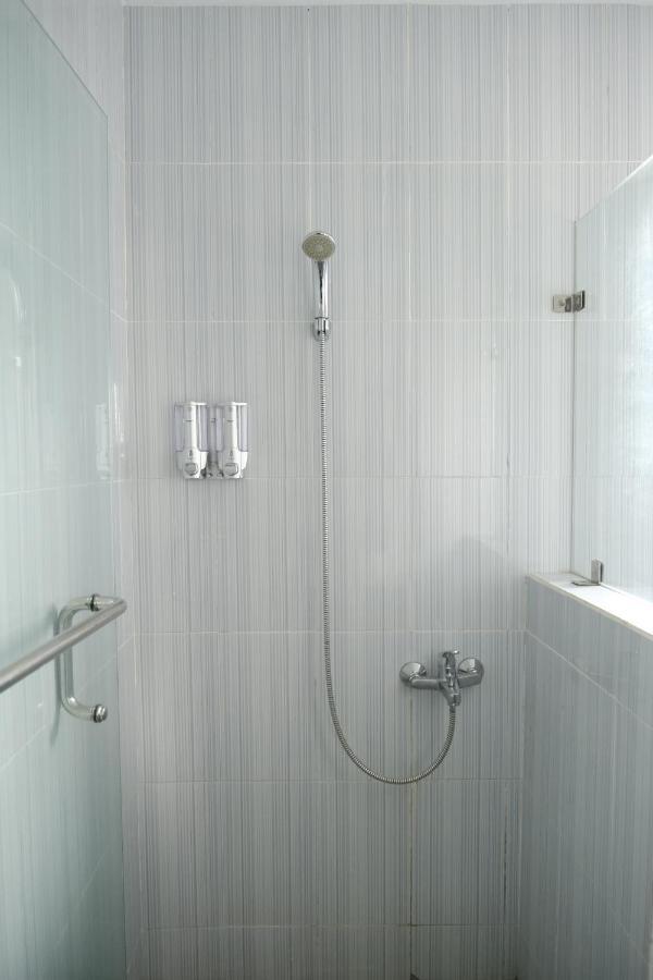 Joyful Hotel Tanjung Pandan Εξωτερικό φωτογραφία