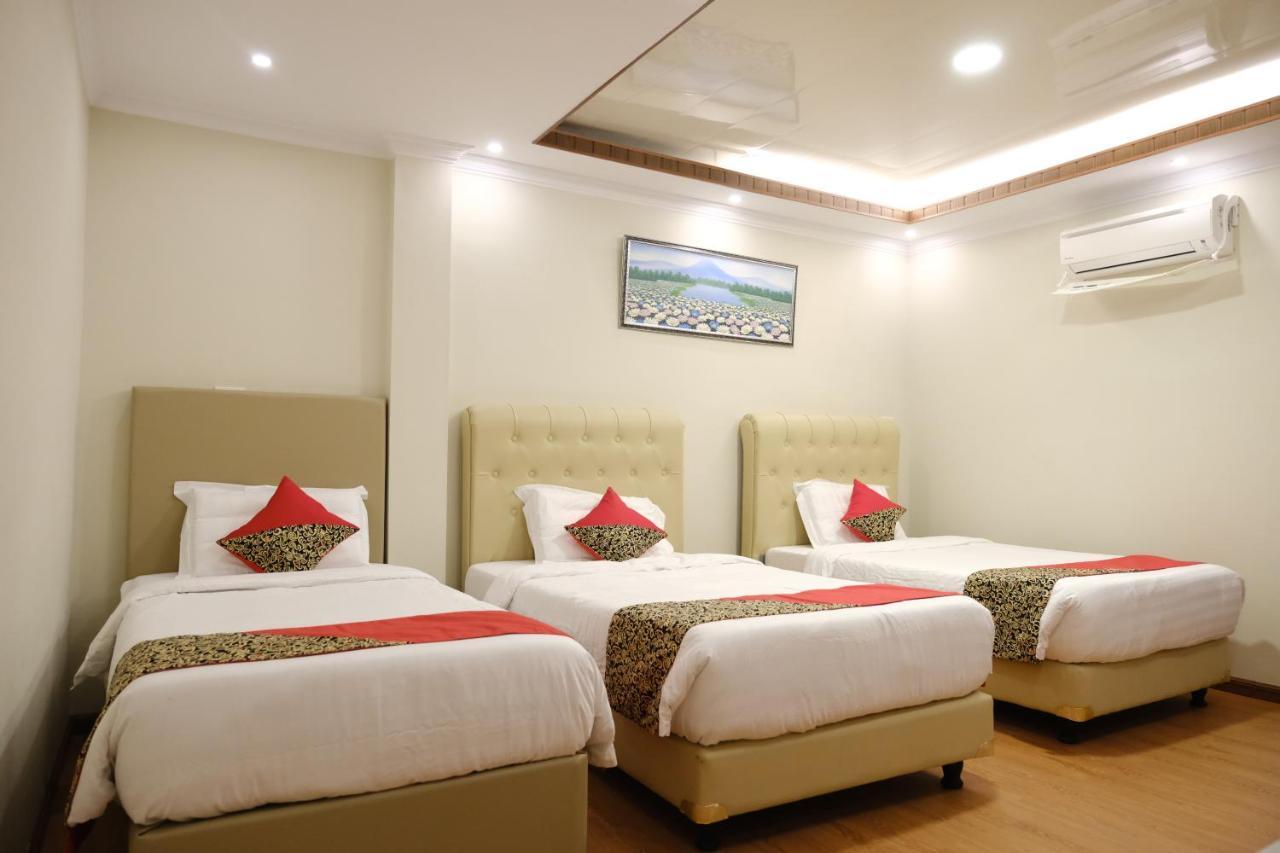 Joyful Hotel Tanjung Pandan Εξωτερικό φωτογραφία