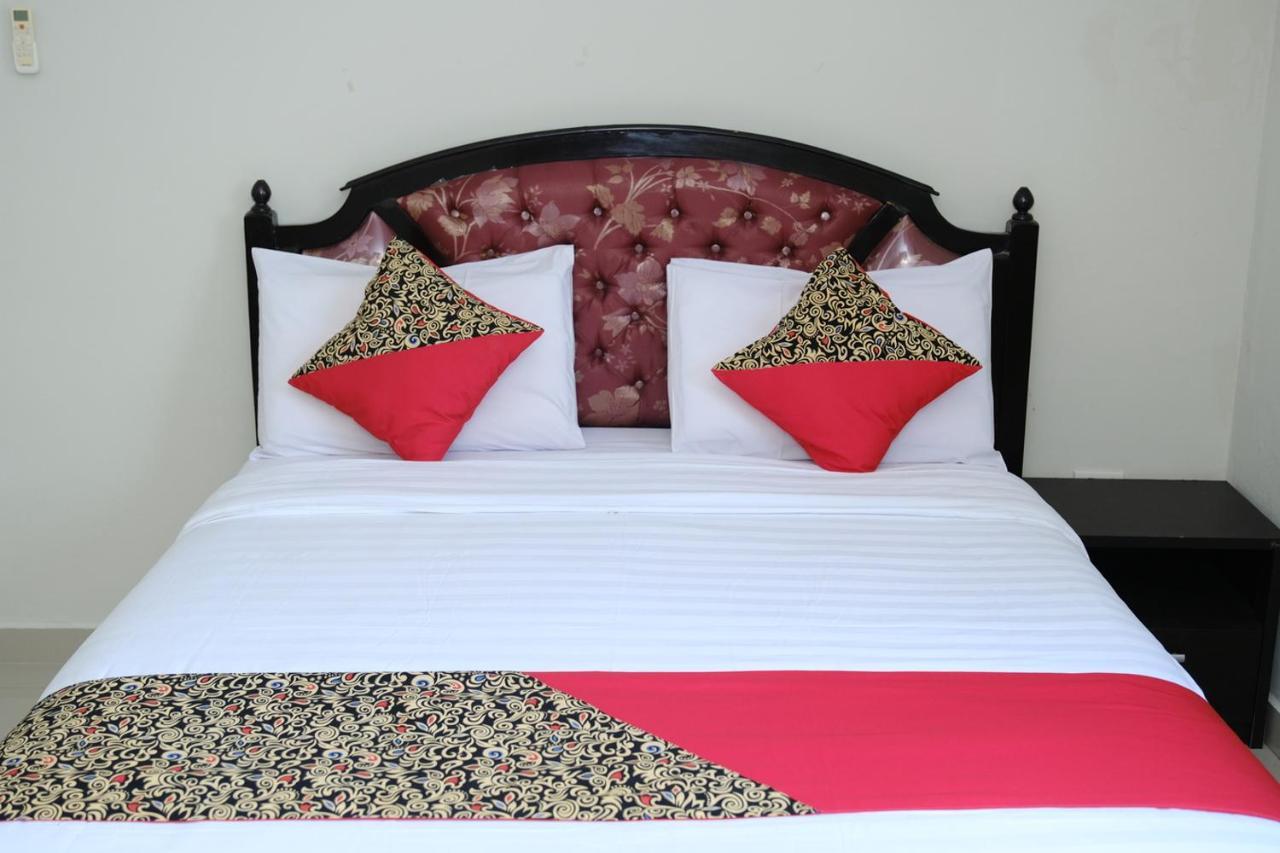 Joyful Hotel Tanjung Pandan Εξωτερικό φωτογραφία