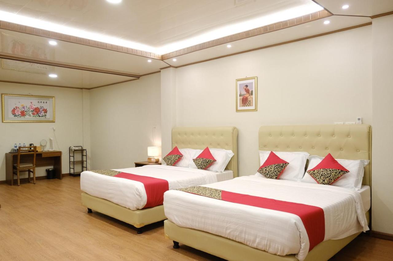 Joyful Hotel Tanjung Pandan Εξωτερικό φωτογραφία