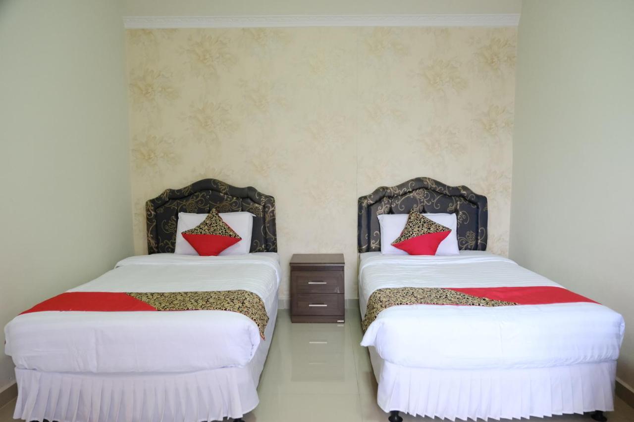 Joyful Hotel Tanjung Pandan Εξωτερικό φωτογραφία